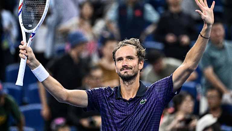 Daniil Medvedev records 50th Top 10 win of career with victory over De Minaur in Shanghai